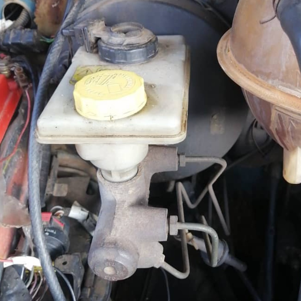 Van Parts: Ford Transit brake master cylinder with reservoir