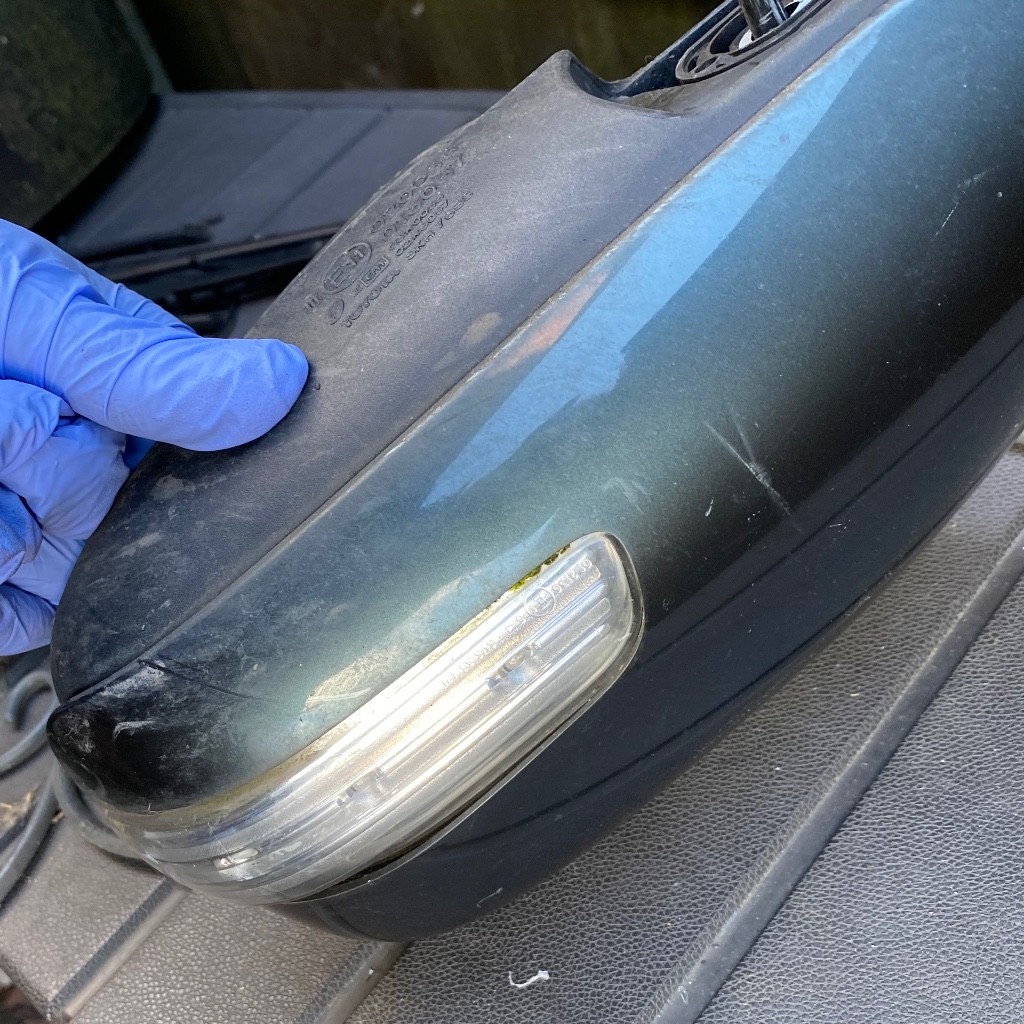 Find Used Toyota Avensis wing mirrors and door mirror parts