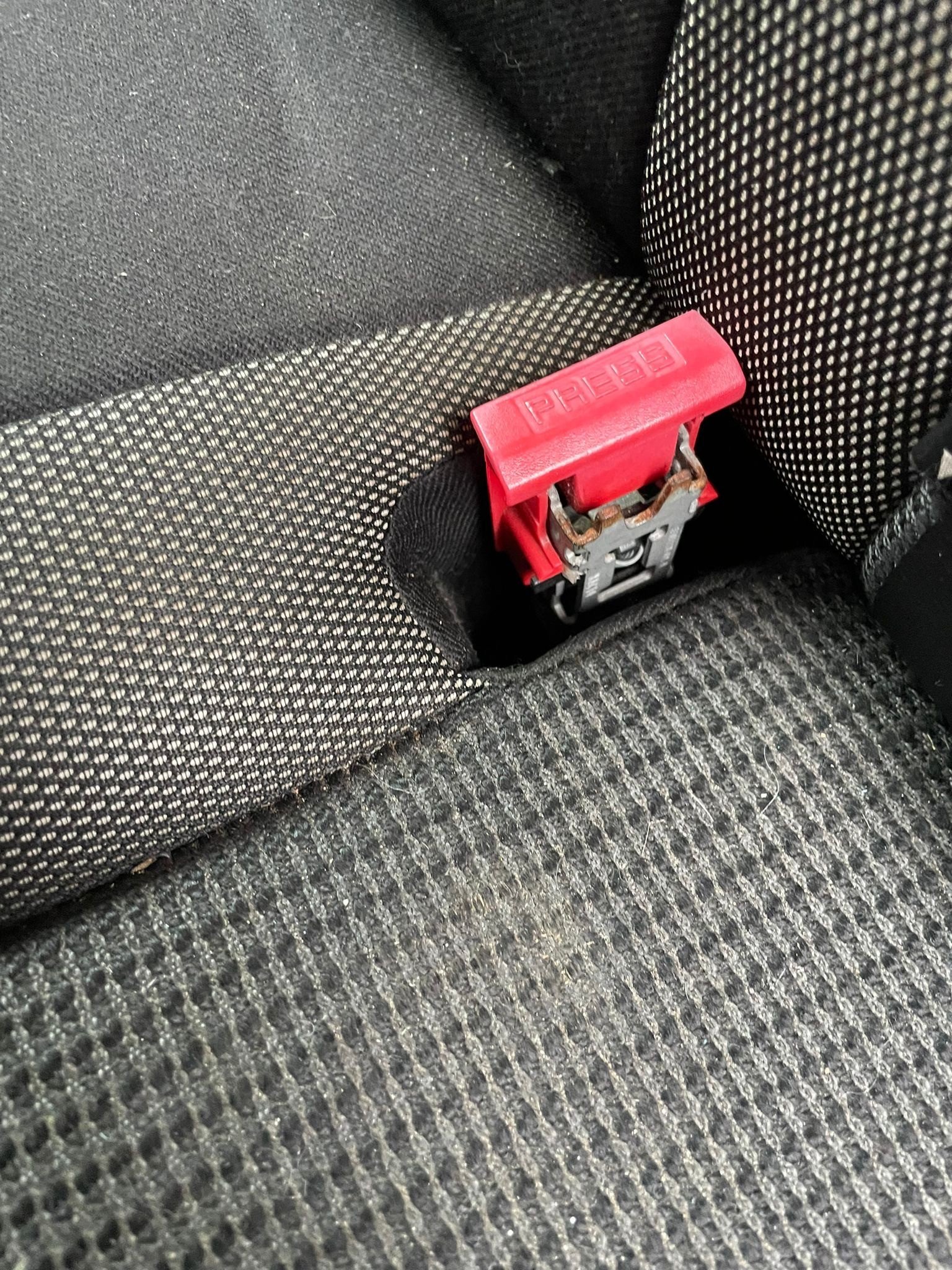 Find Used Peugeot 406 5 Door Estate seat belts and seat belt parts